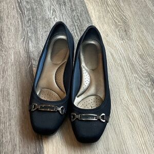 Elegant navy blue Women's Loafers with heel